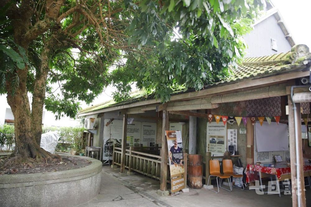 花東縱谷的冬日慢遊 百年菸樓裡的客家粄食香 - 第4張圖 早年在菸業盛行時,鳳林有許多燒製菸草的菸樓 , 廖快菸樓便是其中一座。( 圖.妮可魯)