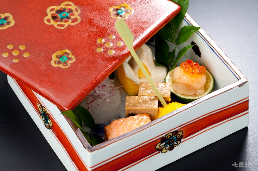 北大路魯山人的料理美學至今仍影響日本飲食文化，精緻的食器將美食提升到藝術層次｜星野集團 界 加賀 提供