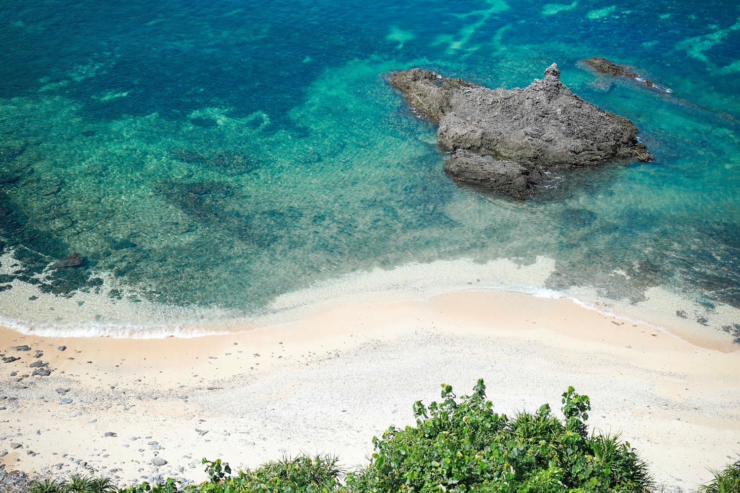 沖繩住宿|來自夏威夷的奢華度假村 「沖繩海麗客蘭尼(Halekulani Okinawa)」蘭花泳池、海景套房、風格餐飲!宛若天堂的居所好夢幻 - 第36張圖