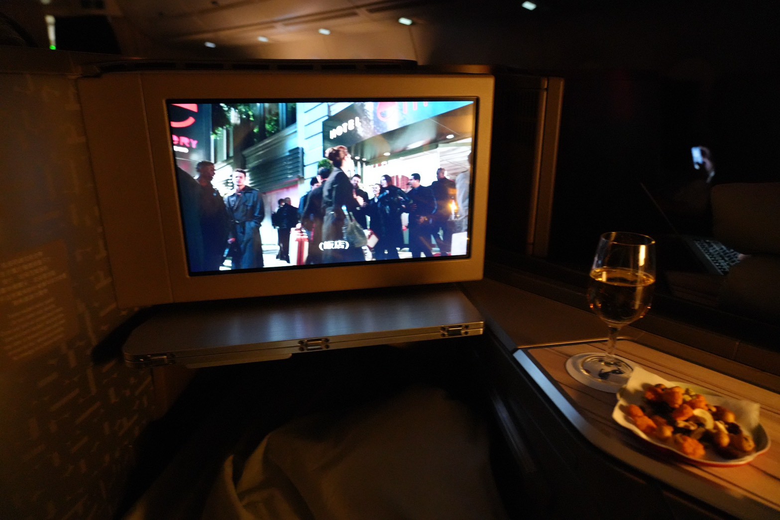 中華航空|開箱華航A350-900機型「豪經艙」&「商務艙」飛歐洲布拉格、法蘭克福 - 第35張圖 中華航空|開箱華航A350-900機型「豪經艙」&「商務艙」飛歐洲布拉格、法蘭克福