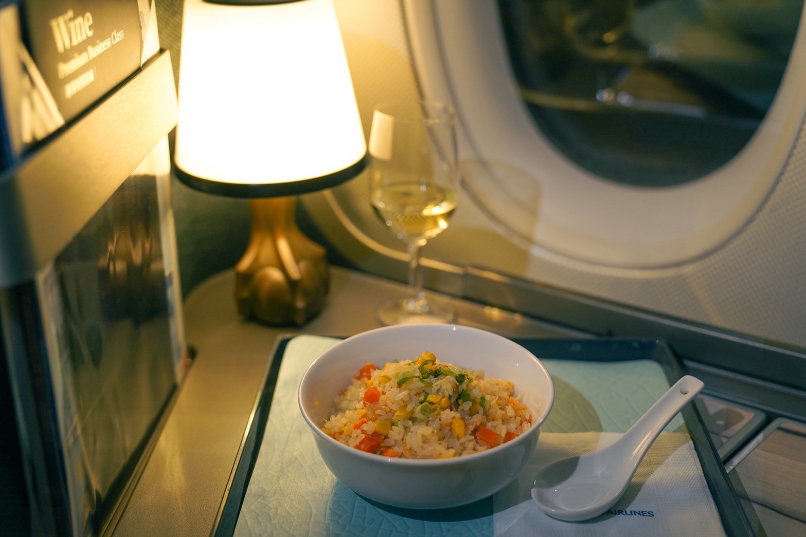 中華航空|開箱華航A350-900機型「豪經艙」&「商務艙」飛歐洲布拉格、法蘭克福 - 第30張圖 中華航空|開箱華航A350-900機型「豪經艙」&「商務艙」飛歐洲布拉格、法蘭克福