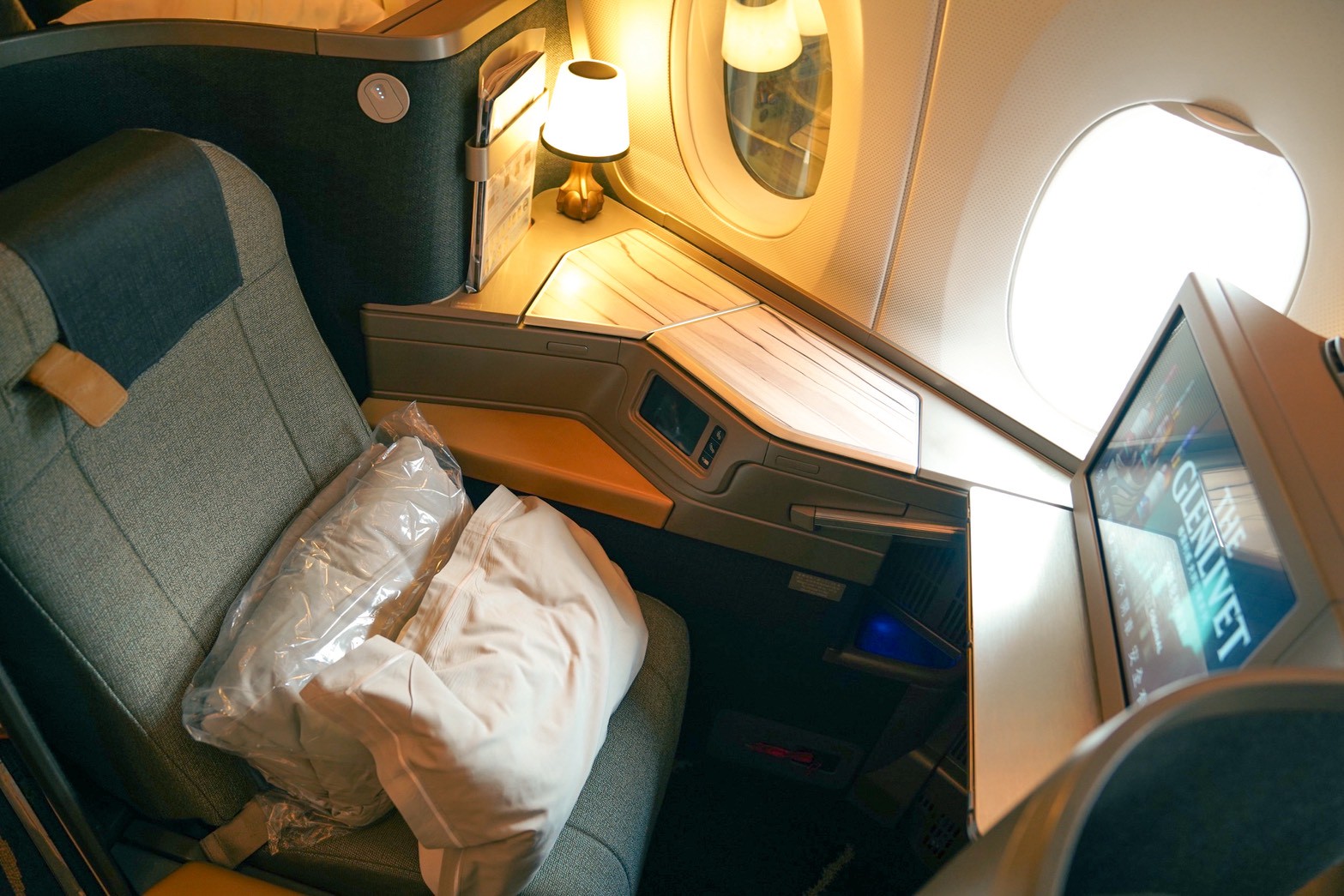 中華航空|開箱華航A350-900機型「豪經艙」&「商務艙」飛歐洲布拉格、法蘭克福 - 第13張圖 中華航空|開箱華航A350-900機型「豪經艙」&「商務艙」飛歐洲布拉格、法蘭克福