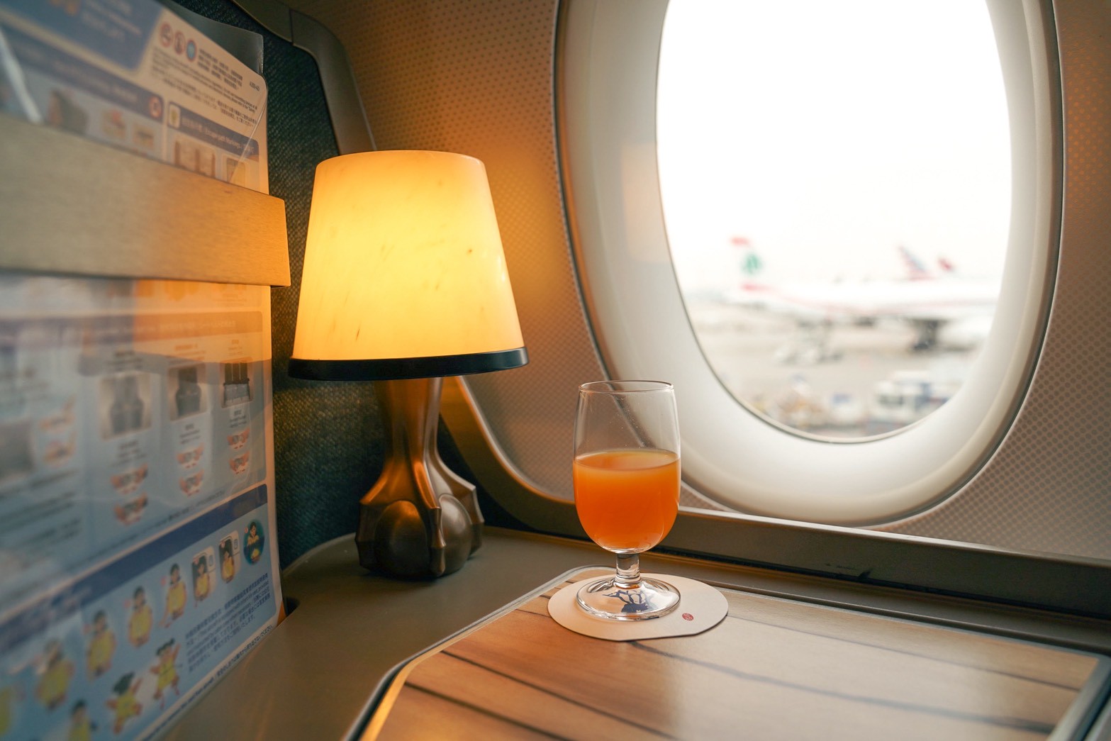 中華航空|開箱華航A350-900機型「豪經艙」&「商務艙」飛歐洲布拉格、法蘭克福 - 第14張圖 中華航空|開箱華航A350-900機型「豪經艙」&「商務艙」飛歐洲布拉格、法蘭克福