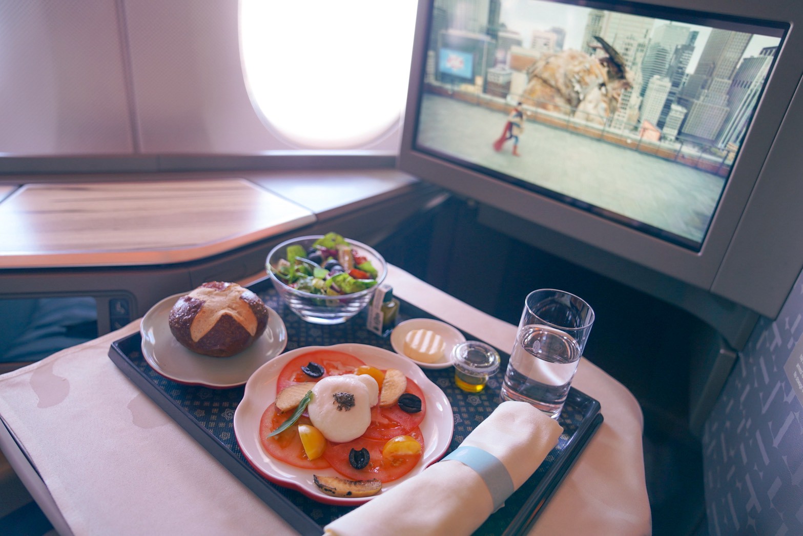 中華航空|開箱華航A350-900機型「豪經艙」&「商務艙」飛歐洲布拉格、法蘭克福 - 第24張圖 中華航空|開箱華航A350-900機型「豪經艙」&「商務艙」飛歐洲布拉格、法蘭克福