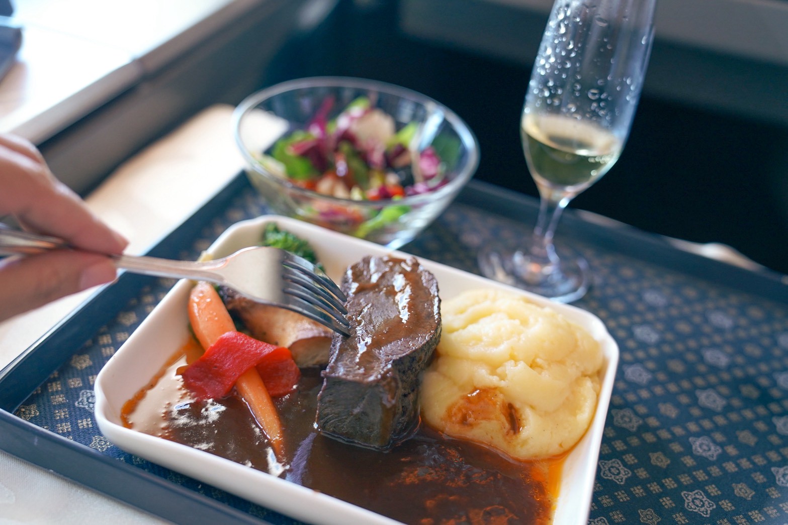 中華航空|開箱華航A350-900機型「豪經艙」&「商務艙」飛歐洲布拉格、法蘭克福 - 第25張圖 中華航空|開箱華航A350-900機型「豪經艙」&「商務艙」飛歐洲布拉格、法蘭克福