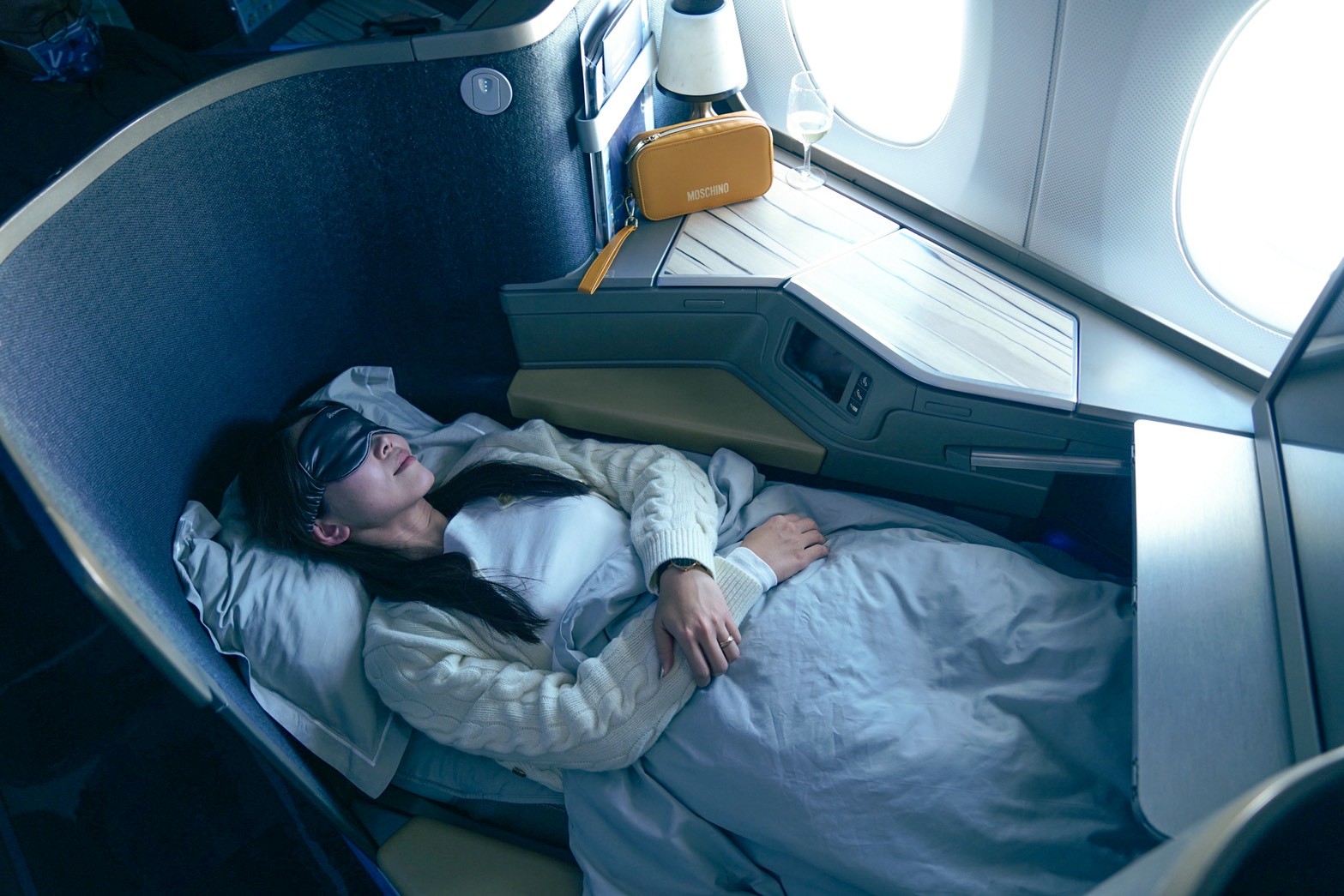 中華航空|開箱華航A350-900機型「豪經艙」&「商務艙」飛歐洲布拉格、法蘭克福 - 第21張圖 中華航空|開箱華航A350-900機型「豪經艙」&「商務艙」飛歐洲布拉格、法蘭克福