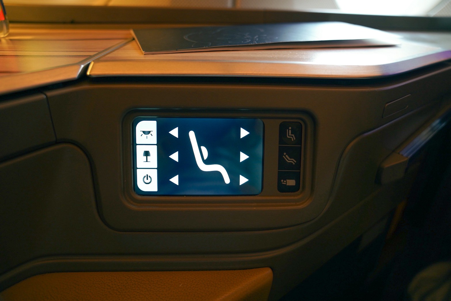 中華航空|開箱華航A350-900機型「豪經艙」&「商務艙」飛歐洲布拉格、法蘭克福 - 第19張圖 中華航空|開箱華航A350-900機型「豪經艙」&「商務艙」飛歐洲布拉格、法蘭克福