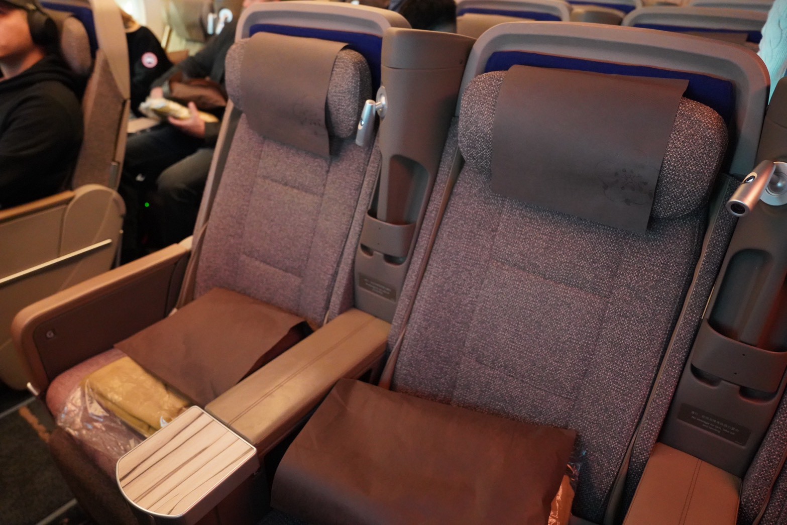 中華航空|開箱華航A350-900機型「豪經艙」&「商務艙」飛歐洲布拉格、法蘭克福 - 第4張圖 中華航空|開箱華航A350-900機型「豪經艙」&「商務艙」飛歐洲布拉格、法蘭克福