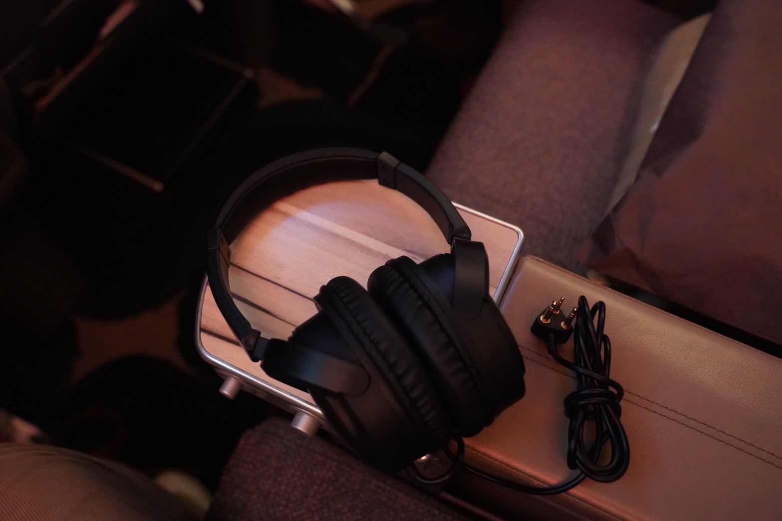 中華航空|開箱華航A350-900機型「豪經艙」&「商務艙」飛歐洲布拉格、法蘭克福 - 第6張圖 中華航空|開箱華航A350-900機型「豪經艙」&「商務艙」飛歐洲布拉格、法蘭克福