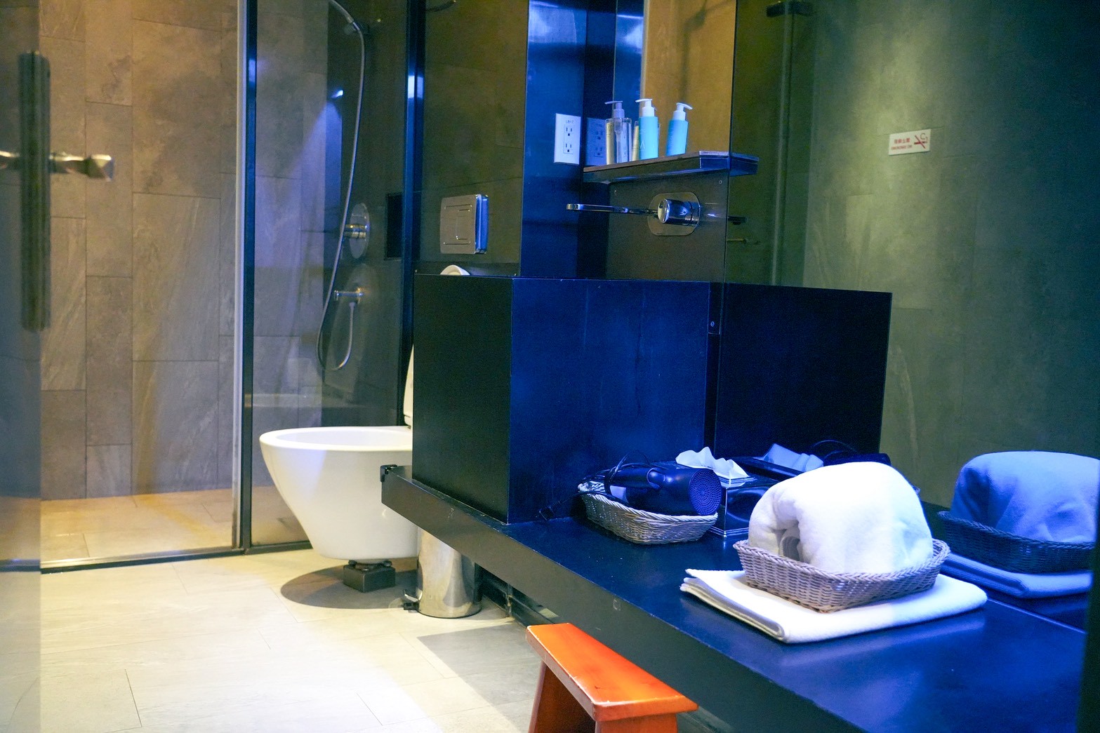 中華航空|開箱中華航空第一航廈貴賓室 「三寶」牛肉麵、茶葉蛋、地瓜必吃 - 第4張圖 中華航空|開箱中華航空第一航廈貴賓室 「三寶」牛肉麵、茶葉蛋、地瓜必吃