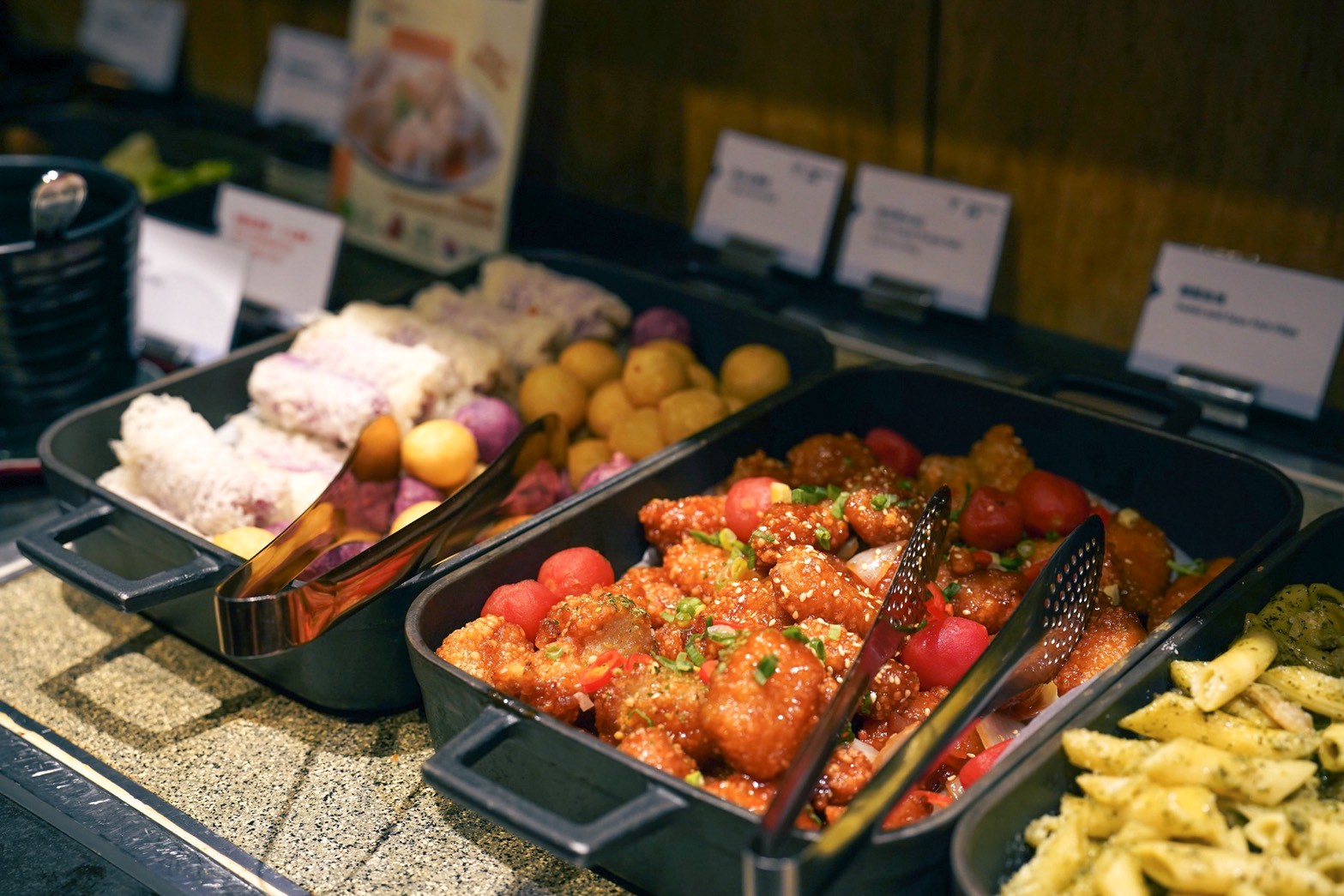 中華航空|開箱中華航空第一航廈貴賓室 「三寶」牛肉麵、茶葉蛋、地瓜必吃 - 第25張圖 中華航空|開箱中華航空第一航廈貴賓室 「三寶」牛肉麵、茶葉蛋、地瓜必吃