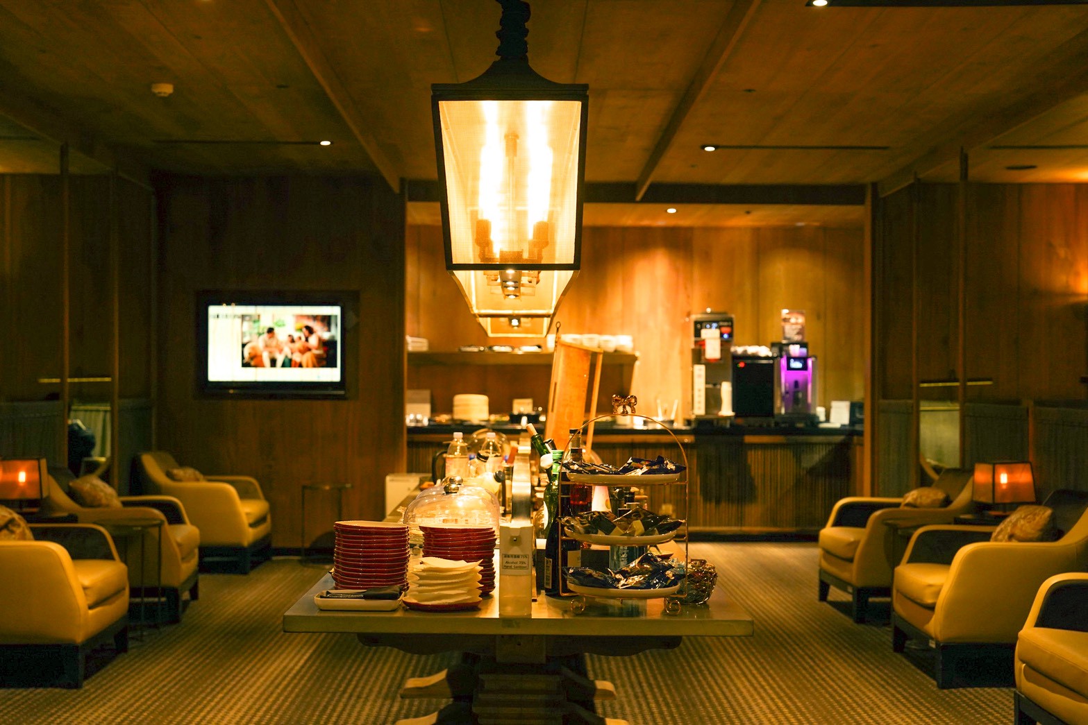 中華航空|開箱中華航空第一航廈貴賓室 「三寶」牛肉麵、茶葉蛋、地瓜必吃 - 第21張圖 中華航空|開箱中華航空第一航廈貴賓室 「三寶」牛肉麵、茶葉蛋、地瓜必吃