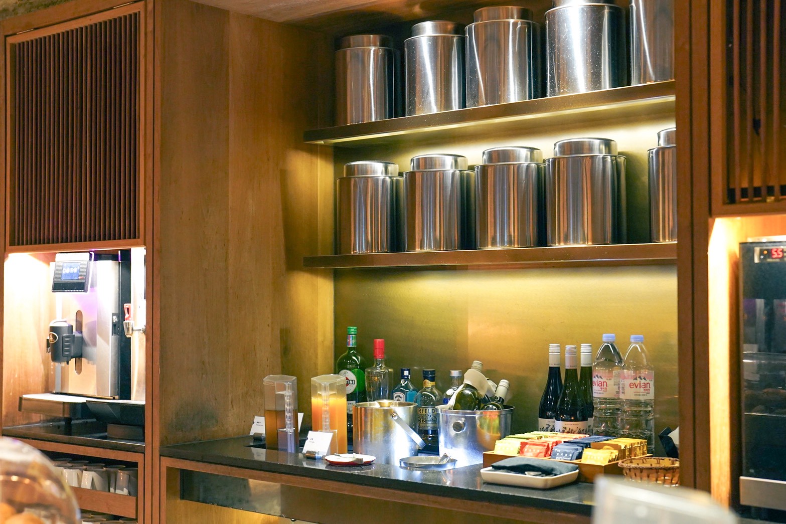 中華航空|開箱中華航空第一航廈貴賓室 「三寶」牛肉麵、茶葉蛋、地瓜必吃 - 第10張圖 中華航空|開箱中華航空第一航廈貴賓室 「三寶」牛肉麵、茶葉蛋、地瓜必吃